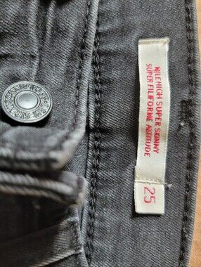 Levis High Rise Skinny